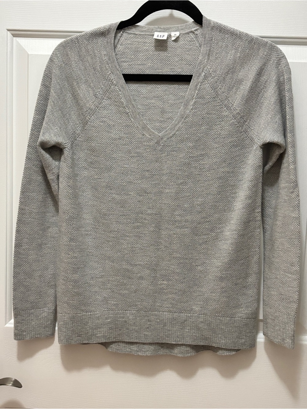 GAP Women's Heather Gray V-Neck Sweater XS
